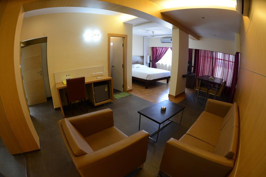 Hotel Ayush International Mangalore Room photo