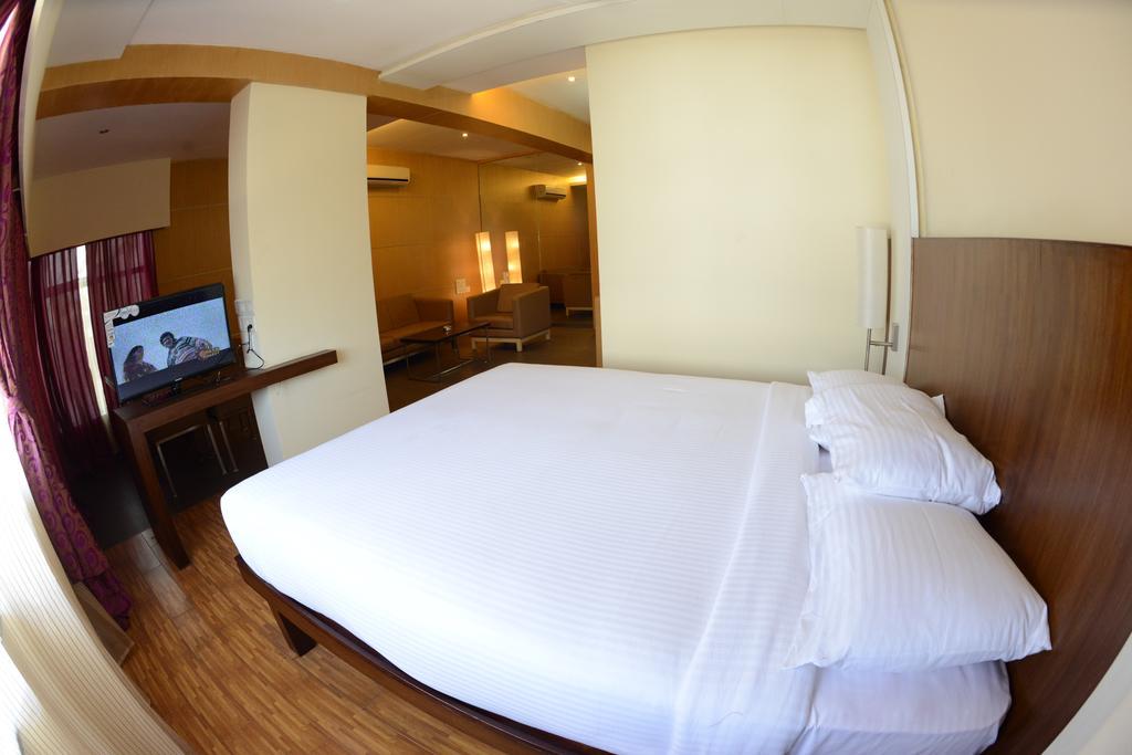 Hotel Ayush International Mangalore Room photo